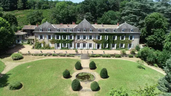 Installation Carport Solaire Installation carport solaire Charbonnières-les-Bains